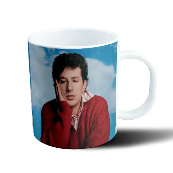 Taza de Plástico Charlie Puth Suéter Rojo