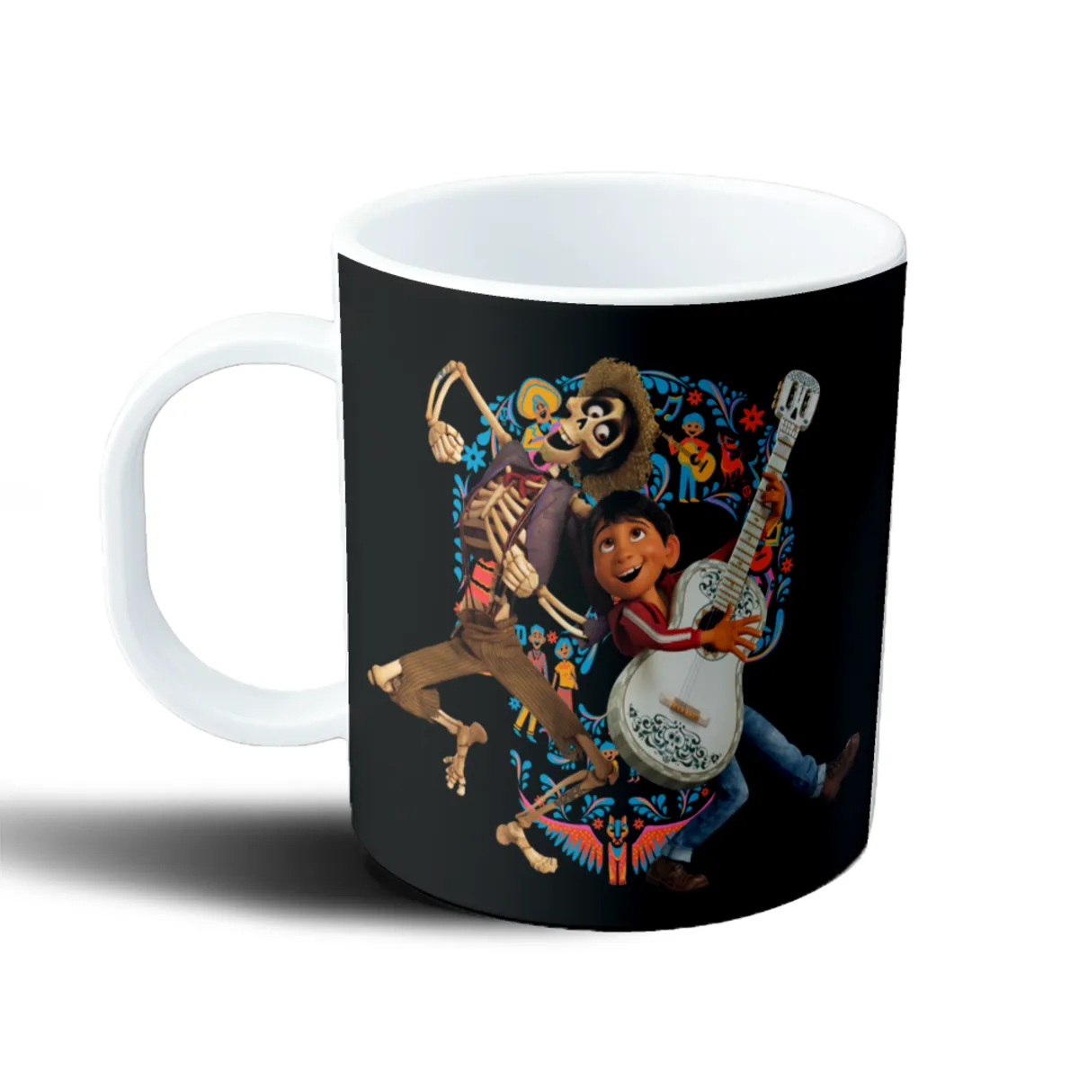 Taza de Plástico Coco Miguel y Hector tocando la guitarra - vista 2