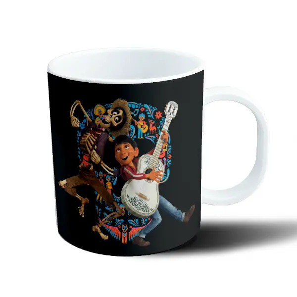 Taza de Plástico Coco Miguel y Hector tocando la guitarra