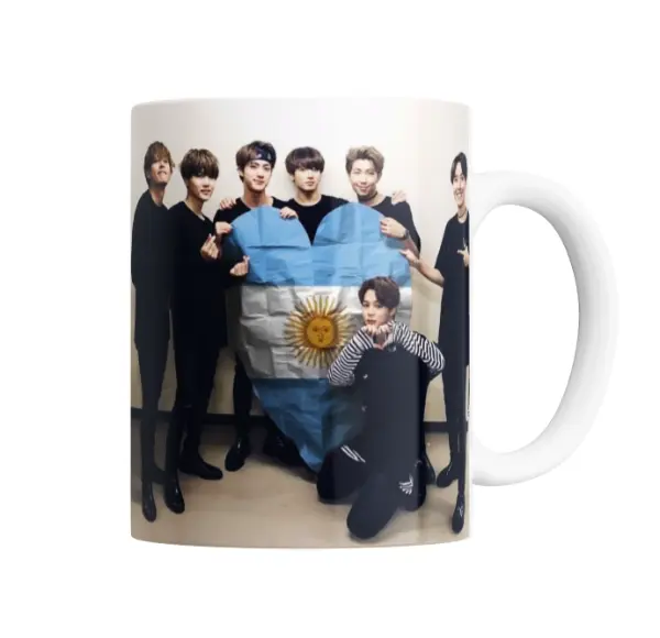 Taza de Cerámica BTS con corazón de bandera argentina
