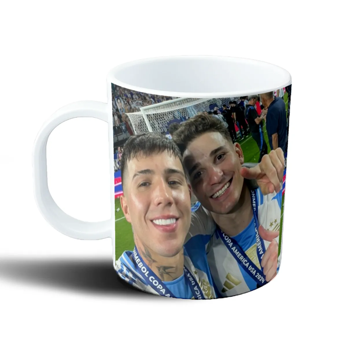 Taza de Plástico Enzo Fernández y Julián Álvarez Selfie Copa América 2024 - vista 2