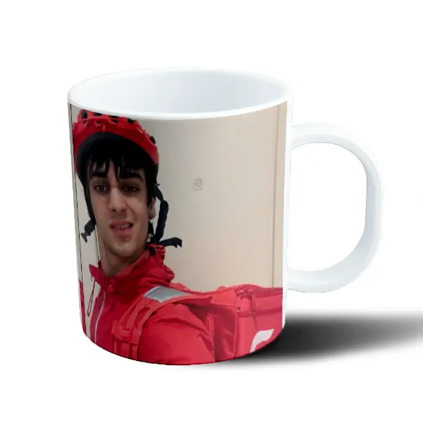 Taza de Plástico Hilario Jose Repartidor Casco Rojo