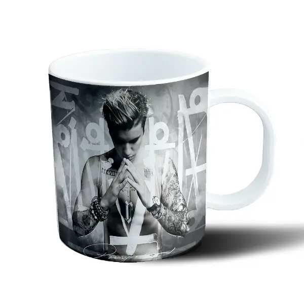 Taza de Plástico Justin Bieber Blanco y Negro Cruz
