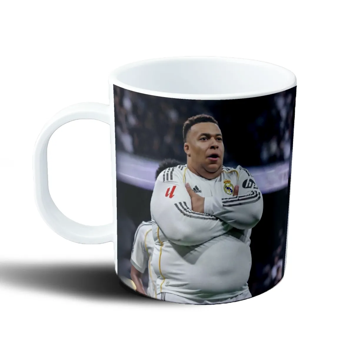 Taza de Plástico Kylian Mbappé Real Madrid Brazos Cruzados - vista 2