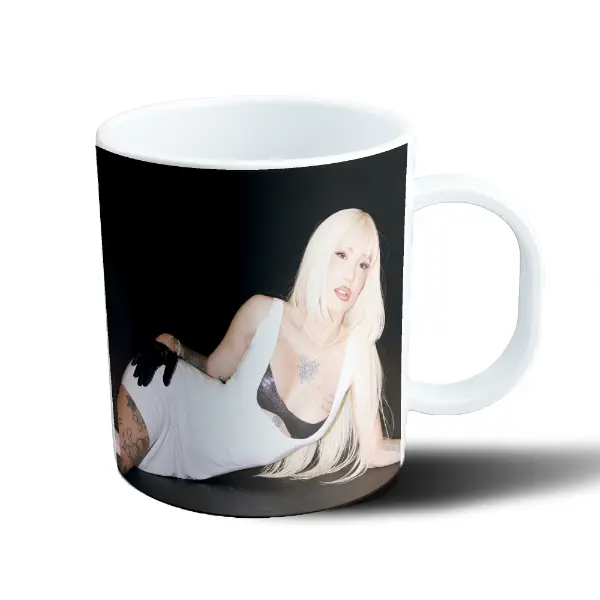 Taza de Plástico La Joaqui Sesión Rubia Recostada