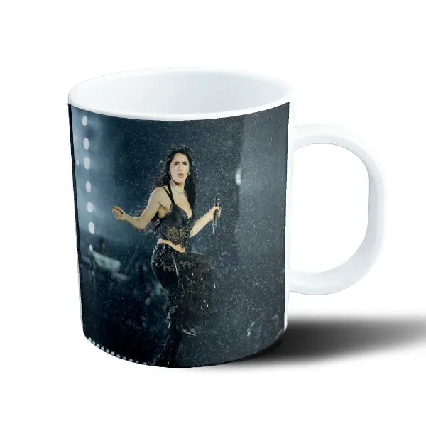 Taza de Plástico Lali en Concierto bajo la Lluvia