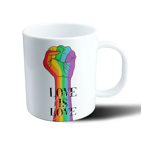 Taza de Plástico Love is Love Puño Arcoíris