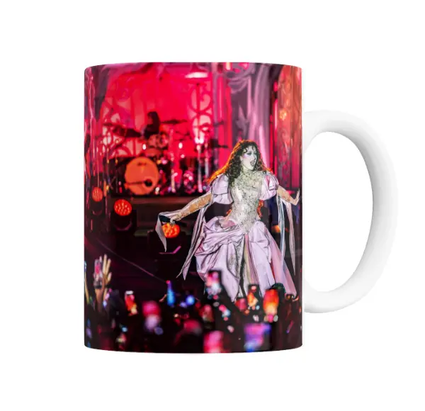 Taza de Cerámica Chappell Roan en Concierto