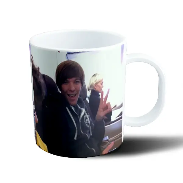 Taza de Plástico Louis Tomlinson Selfie en Avión con Señal de Paz