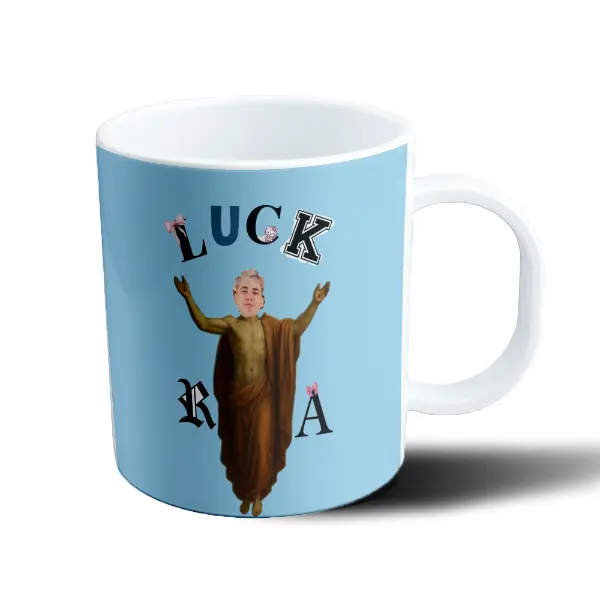 Taza de Plástico Luck Ra Figura con Túnica y Brazos Abiertos