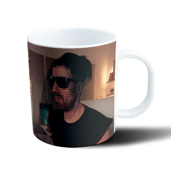 Taza de Plástico Martin Cirio con Velo y Lentes