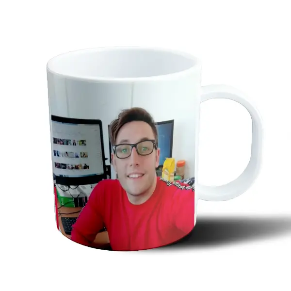 Taza de Plástico Momo Streamer Foto Escritorio