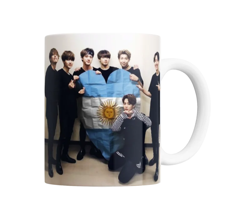 Taza de Cerámica BTS con corazón de bandera argentina